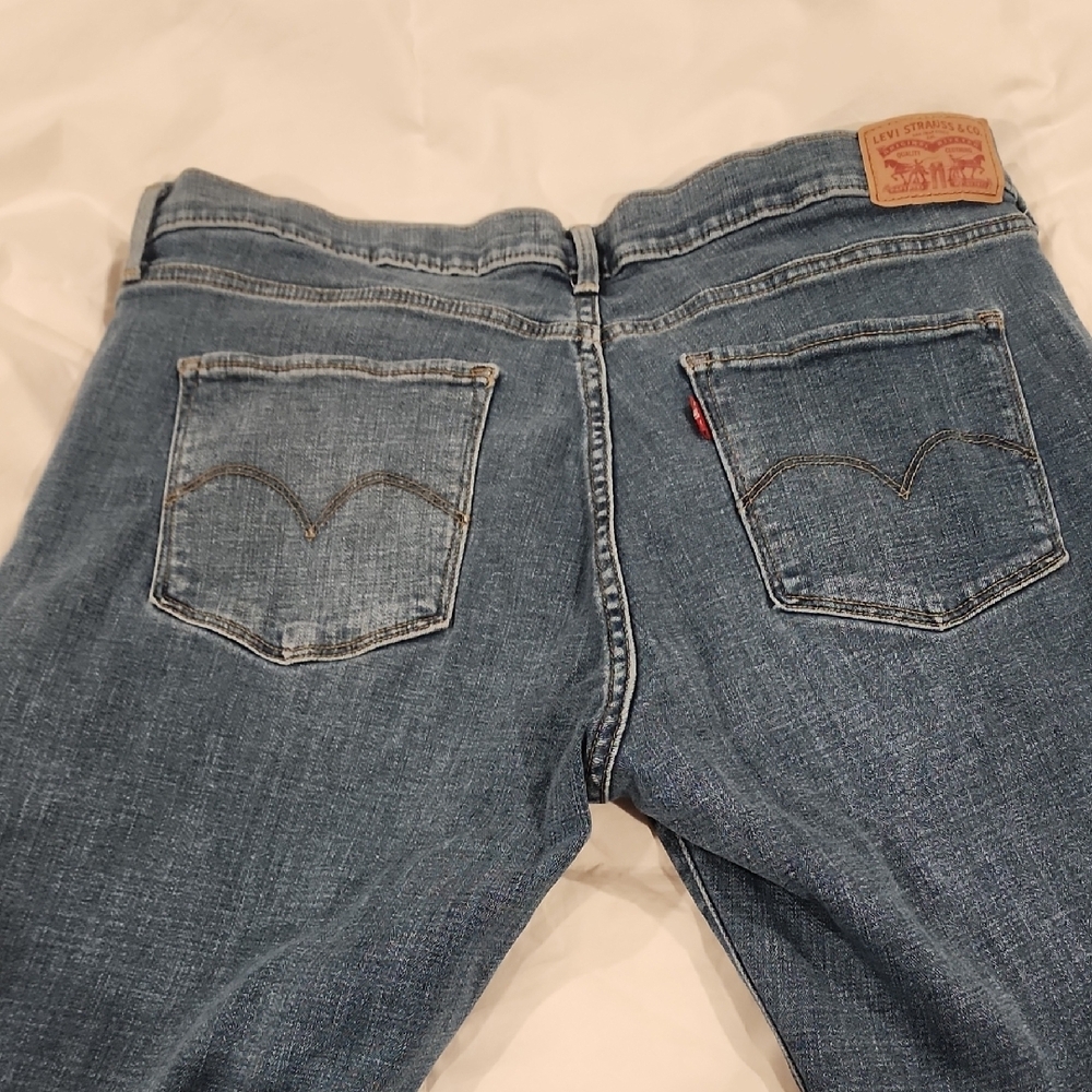 Levi's Blue Straight Leg Jeans with Classic Denim Style - Picture 3 of 4